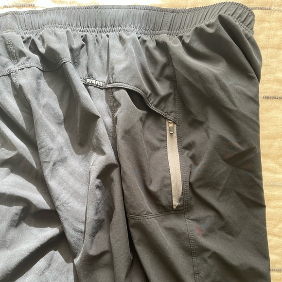 Prana Yoga/workout shorts (M) - Picture 3 of 6